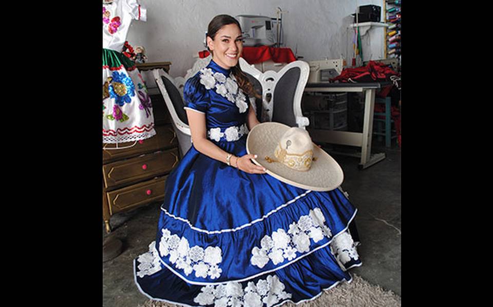 Norma Basurto, diseñadora de vestidos de Escaramuza - El Sol de San Juan  del Río | Noticias Locales, Policiacas, de México, Querétaro y el Mundo