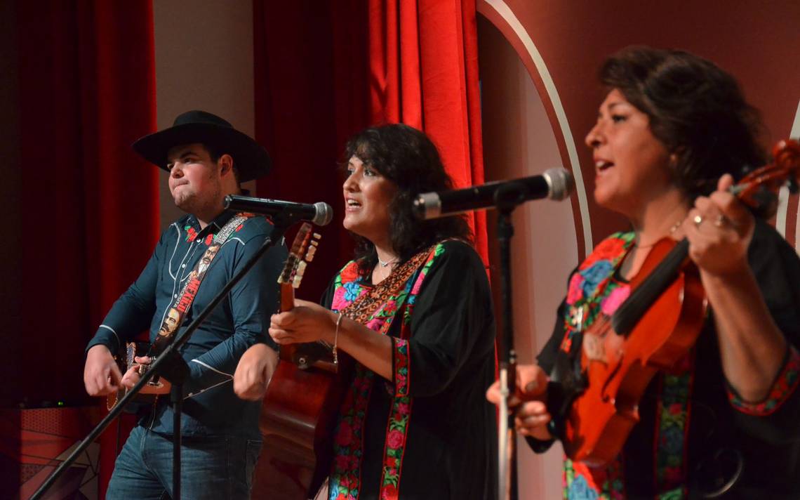 Las Flores de las Huastecas preservan música tradicional - El Sol de San  Juan del Río | Noticias Locales, Policiacas, de México, Querétaro y el Mundo