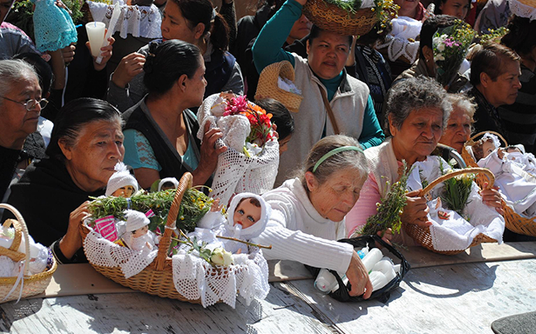 Tradición de vestir al niño Dios - Diario de Querétaro | Noticias Locales,  Policiacas, de México, Querétaro y el Mundo